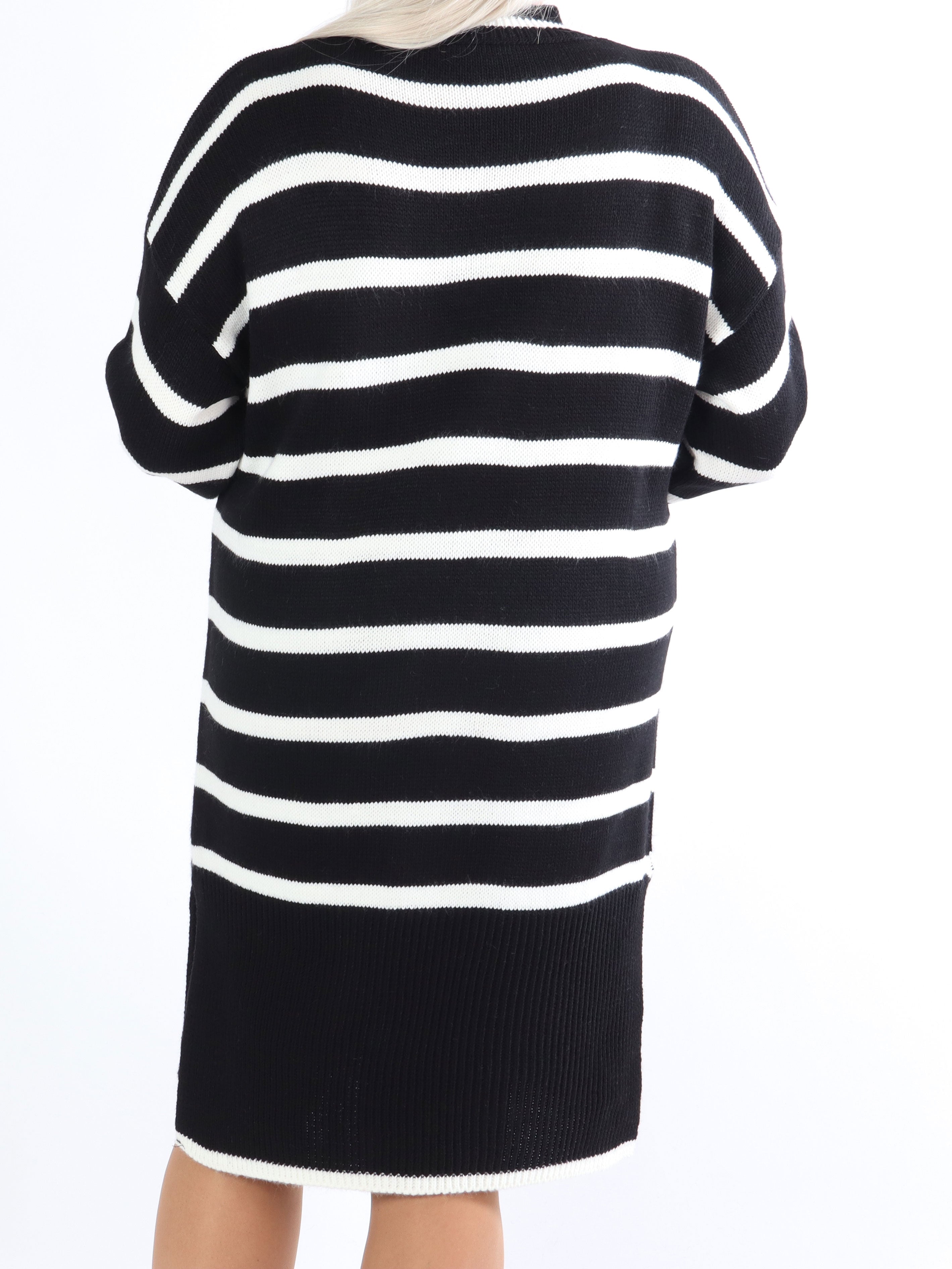 Safiya - Plus size stickad klänning med ränder - Beige